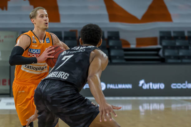 断为他拉开 断为他拉开